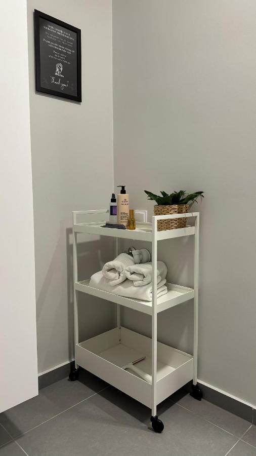 Linden Apartman 002 - Adults Only Mosonmagyaróvár 外观 照片