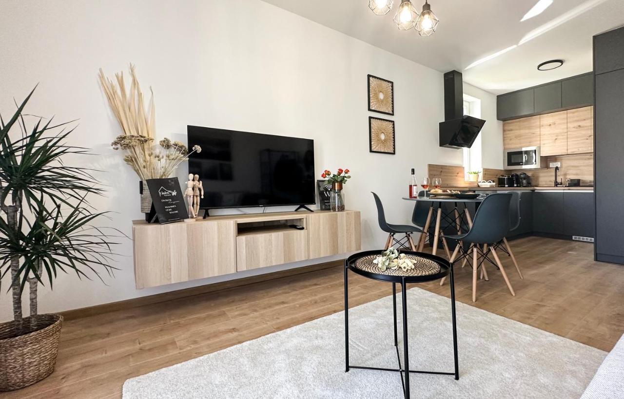 Linden Apartman 002 - Adults Only Mosonmagyaróvár 外观 照片
