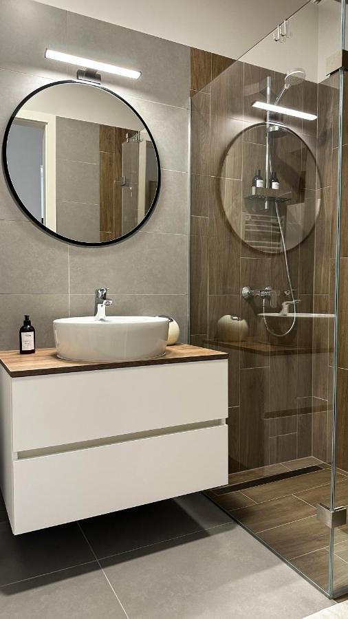 Linden Apartman 002 - Adults Only Mosonmagyaróvár 外观 照片