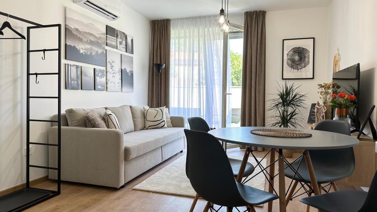 Linden Apartman 002 - Adults Only Mosonmagyaróvár 外观 照片