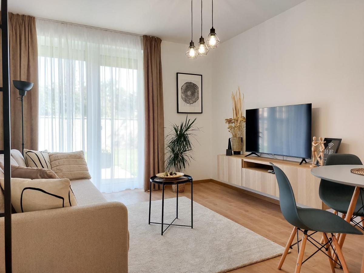 Linden Apartman 002 - Adults Only Mosonmagyaróvár 外观 照片